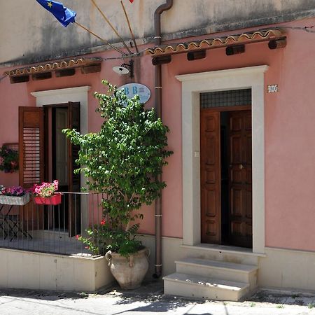 Il Giardino Di Pietra Bed & Breakfast Noto Exterior foto