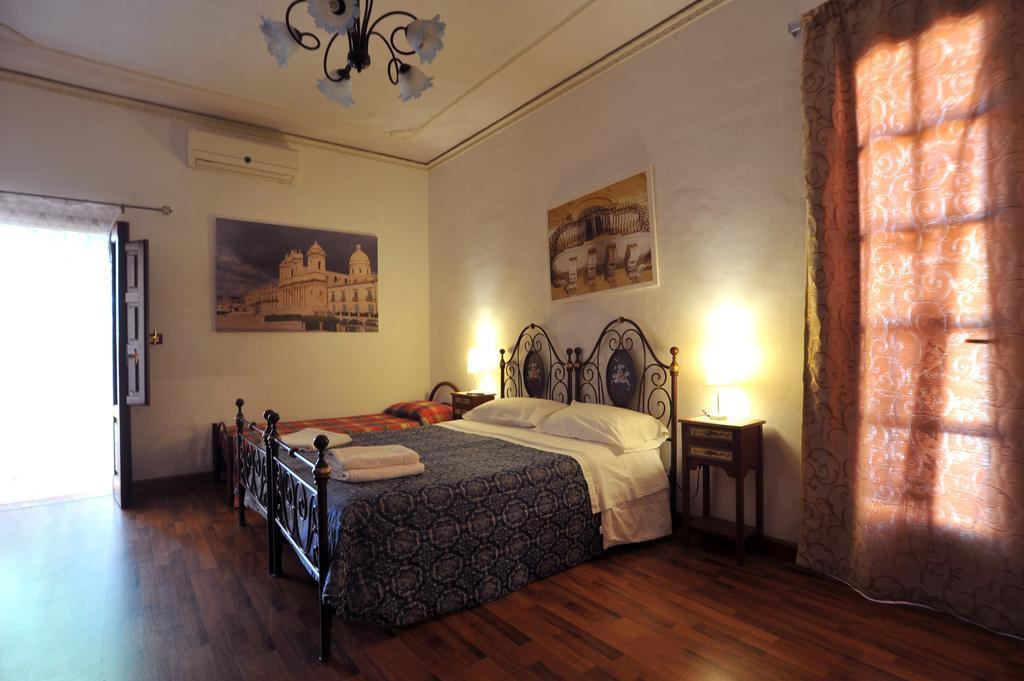 Il Giardino Di Pietra Bed & Breakfast Noto Exterior foto