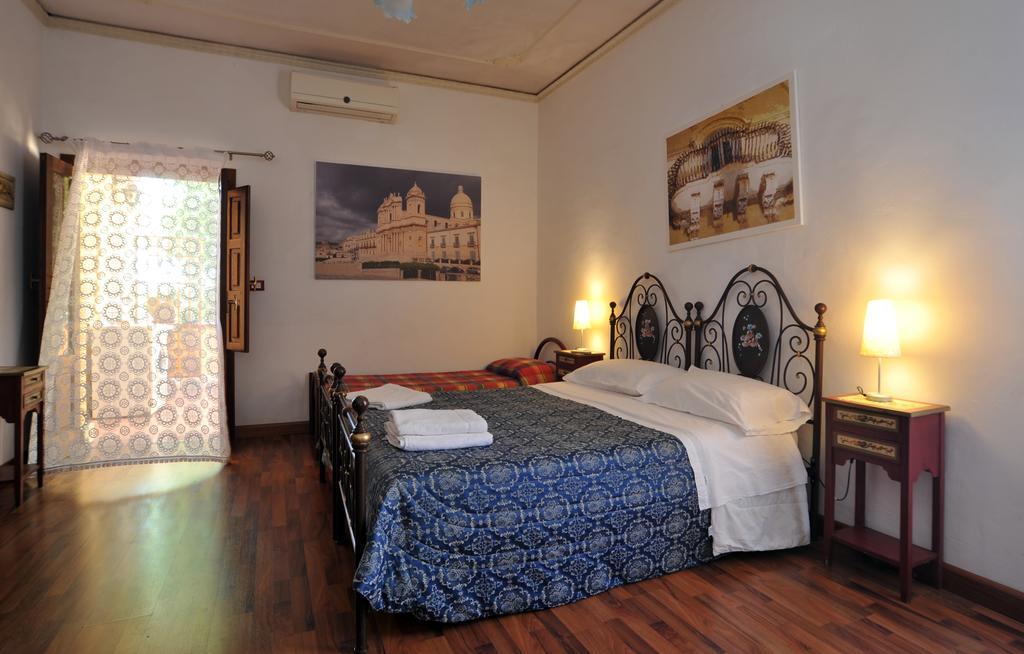 Il Giardino Di Pietra Bed & Breakfast Noto Exterior foto